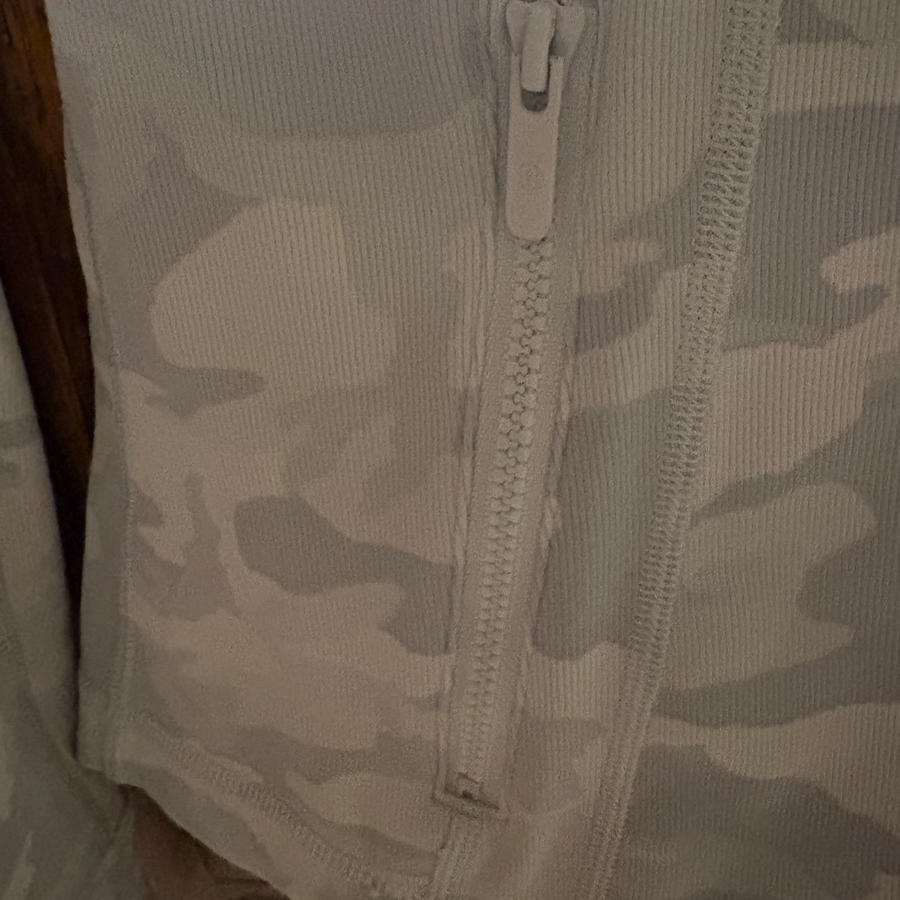 Lululemon Define jacket in Light Gray and white Camo pattern. - Picture 4 of 16